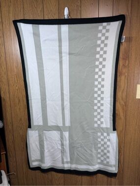 Nintendo Mario Grey Pipe Throw Blanket - 51.5” long, 30.5” wide‎